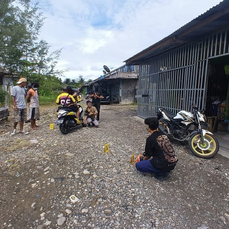 Aparat Satgas Operasi Damai Cartenz melakukan olah TKP dugaan penembakan di Dekai, Yahukimo, Kamis (30/4/2026). Dok. Istimewa
